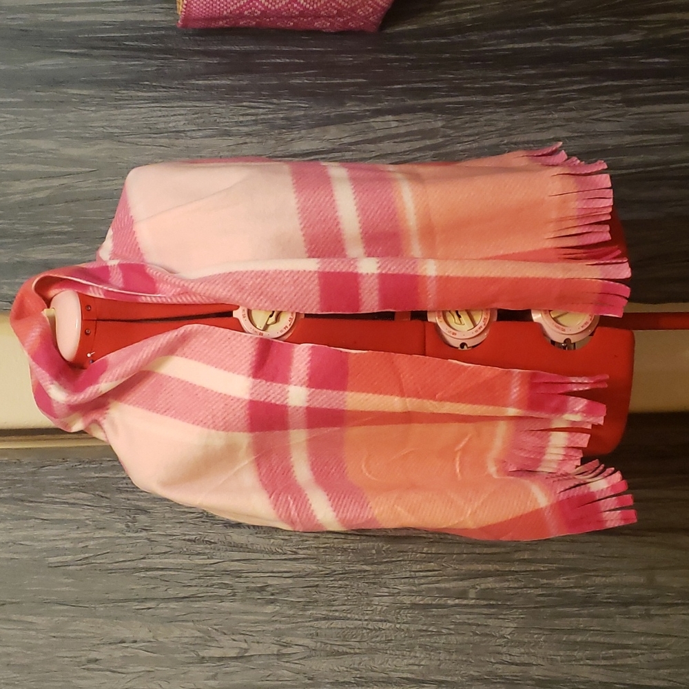 Pink plaid fleece scarf